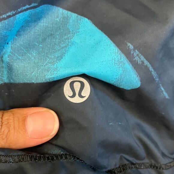 Lululemon “Pack it” vest Women's Blue Patterned size 2 - Picture 9 of 16